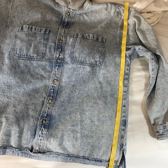 Urban Outfitter Acid Wash Light Denim Jean Button Front Hooded Large Jacket - Picture 14 of 17